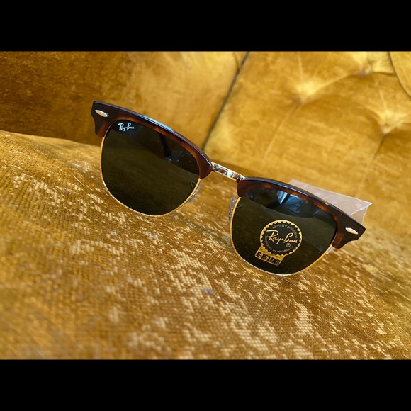 Never worn ray ban sunglasses - Picture 3 of 4